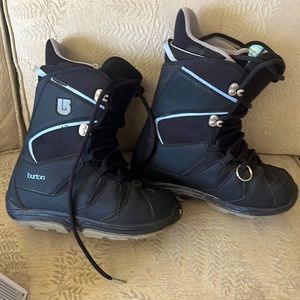 Burton woman’s snow board boots